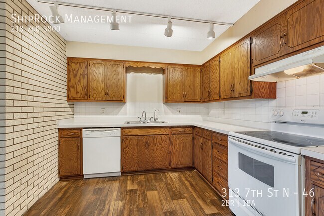 Foto del edificio - 313 7th St N