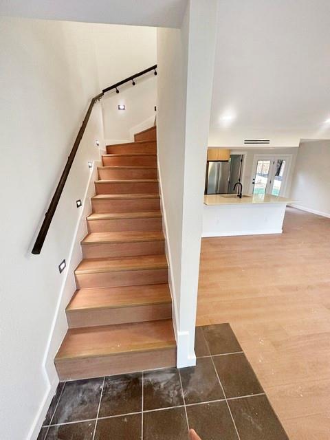 Foto del edificio - 1413 Valleyridge Dr