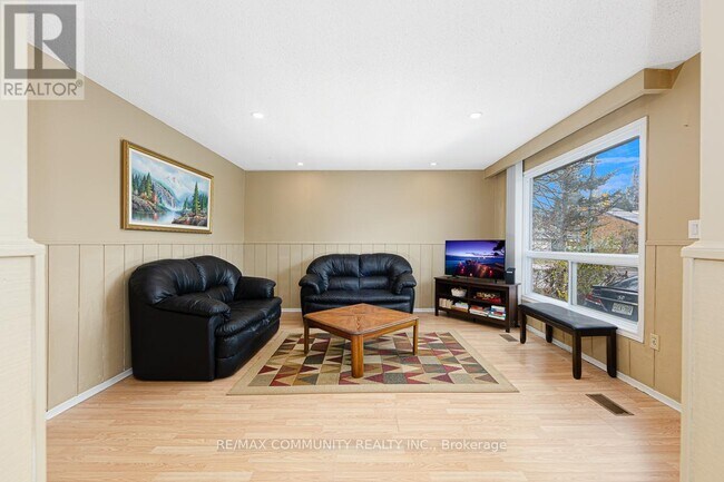 Photo du bâtiment - 8 58th St S