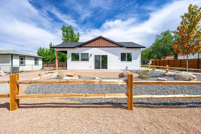 Building Photo - 317 W Ouray Ave