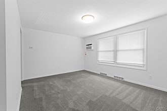 Building Photo - 330 Draper Ave