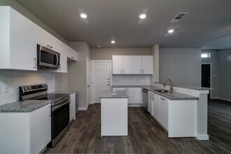Building Photo - 612 Harvest Moon Dr
