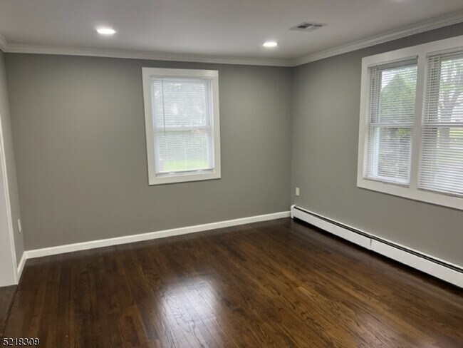 Building Photo - 269 Davis Rd