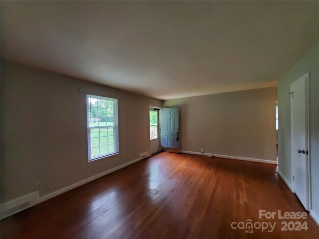 Foto del edificio - 3435 Sudbury Rd