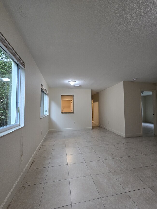 Foto del edificio - 210 NW 98th St