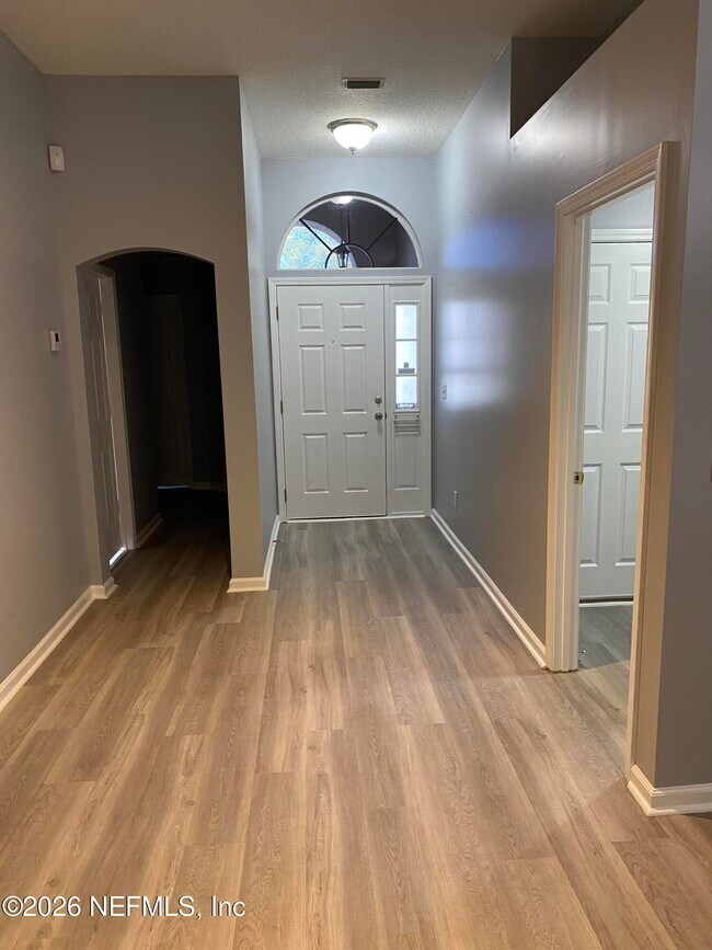 Foto del edificio - 1805 Forest Creek Dr