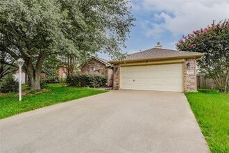 Building Photo - 22915 Sebastian Dr
