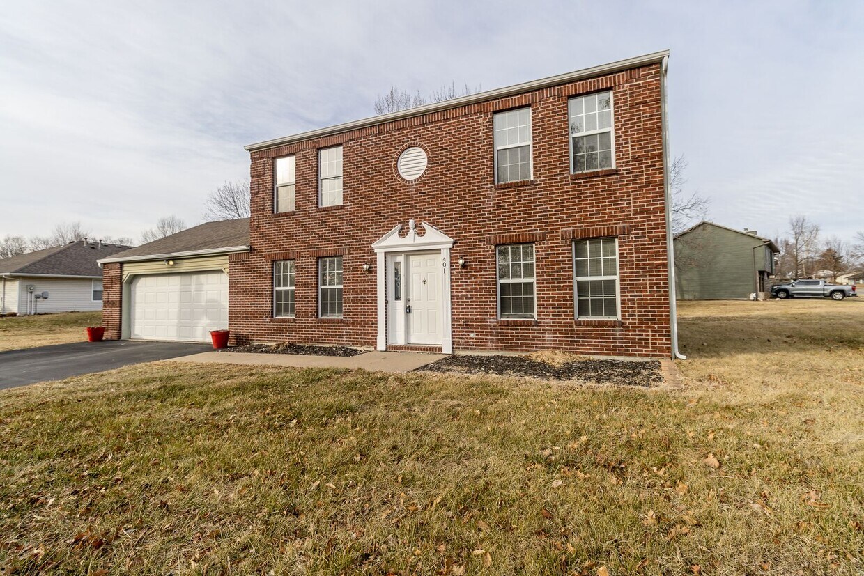 Foto principal - Beautiful Colonial Style Contemporary Home in South Columbia!