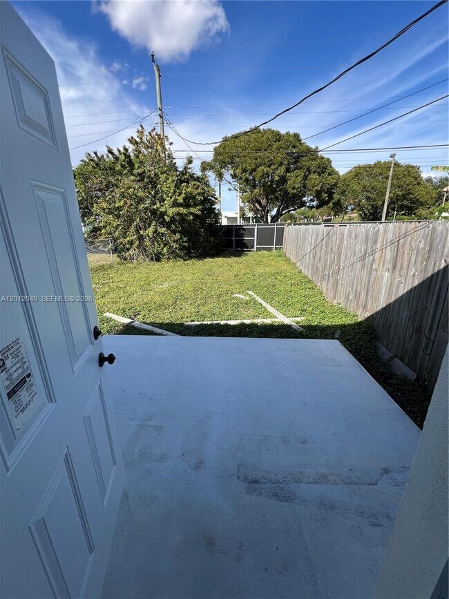 Building Photo - 1825 NW 74th Ter