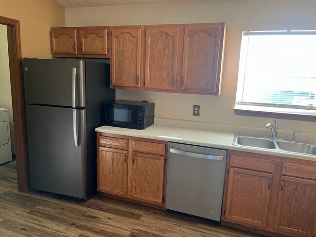 Foto del edificio - 5104 Trotter Dr