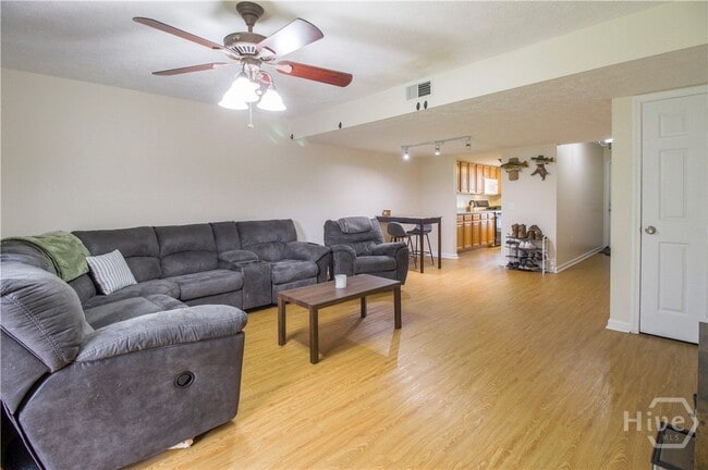 Foto del edificio - 34 Knollwood Cir