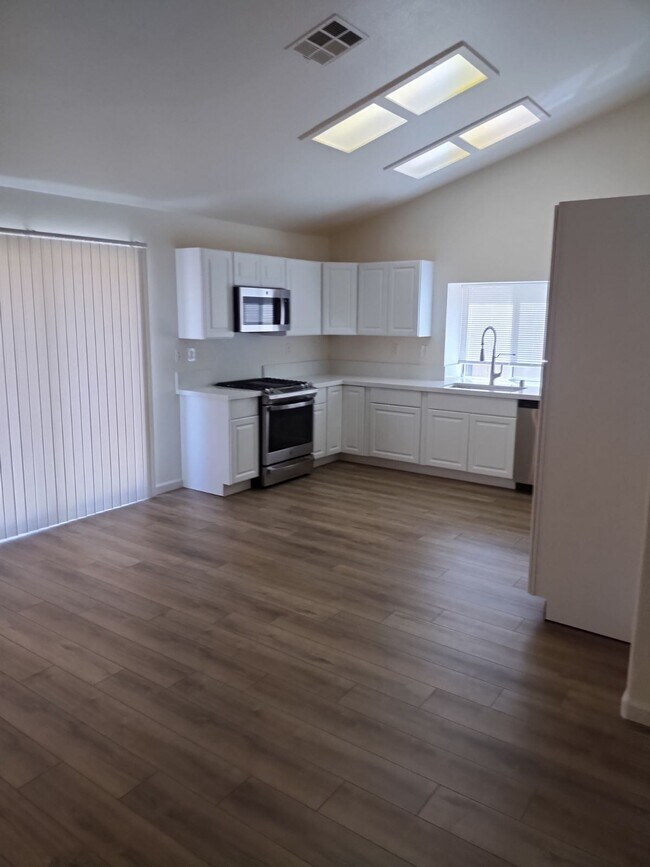 Foto del edificio - 43852 Glenraven Rd