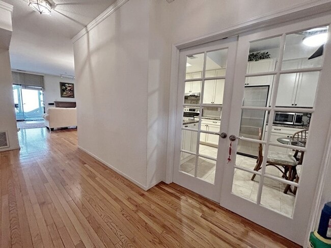 Building Photo - Furnished town house in Sunnyvale near Sun...