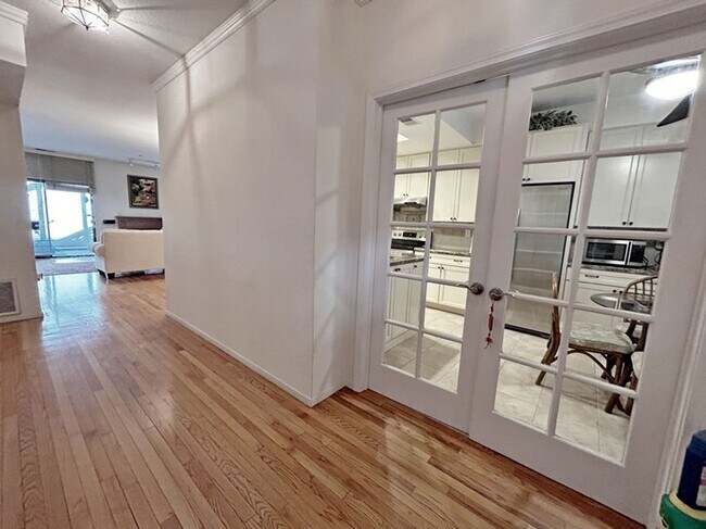 Foto del edificio - Furnished town house in Sunnyvale near Sun...