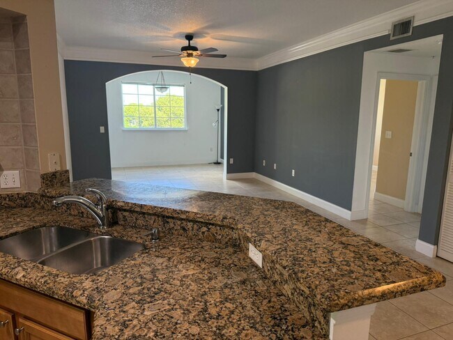 Foto del edificio - 9905 Baywinds Blvd