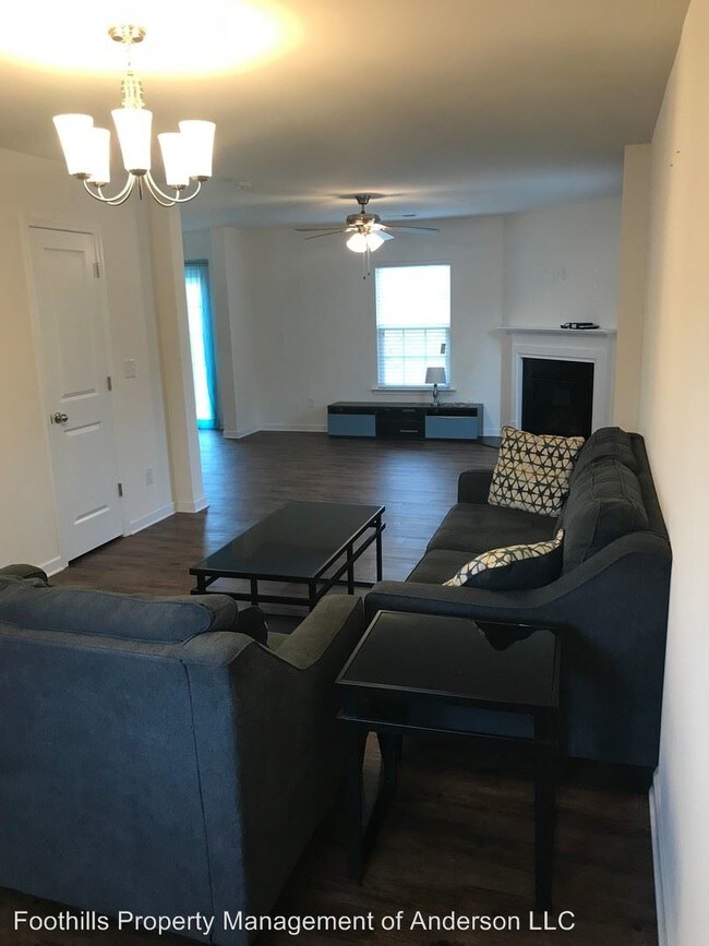 Foto del edificio - 3 br, 2 bath House - 16 Ravencrest Dr