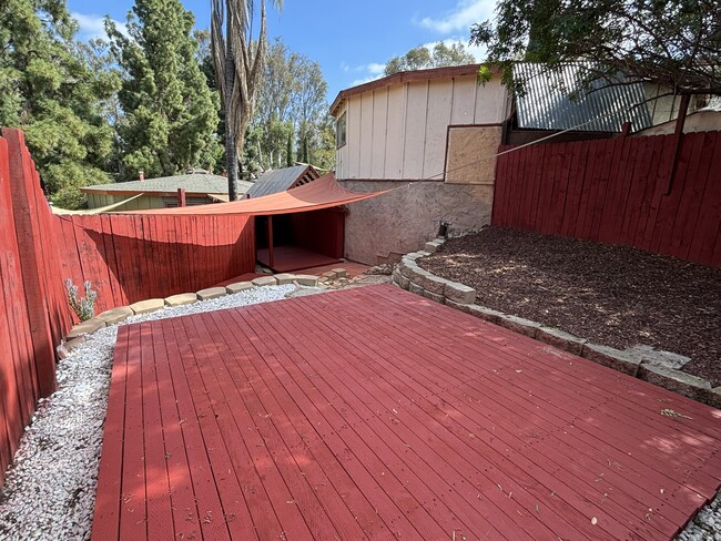 Foto del edificio - 4010 Pepper Dr