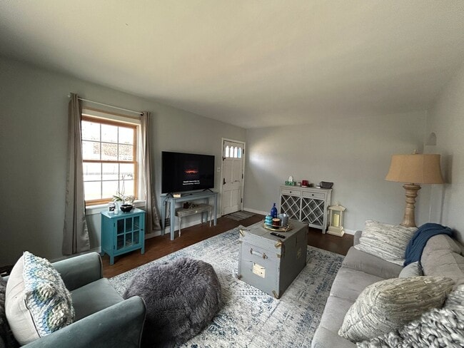 Building Photo - 3 Bed, 1 Bath House Close to Purdue, Mackey/Ross-Ade