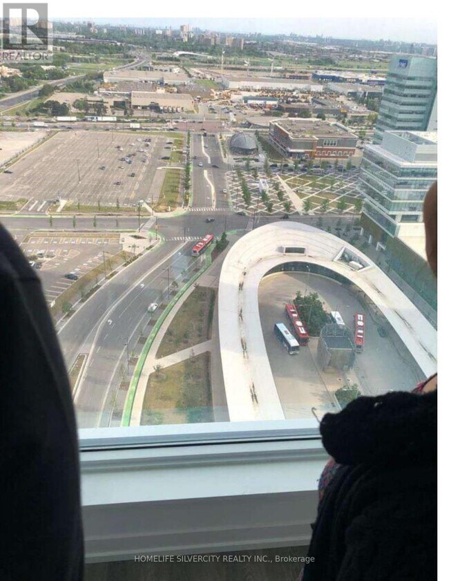 Photo du bâtiment - 950 Portage Pkwy