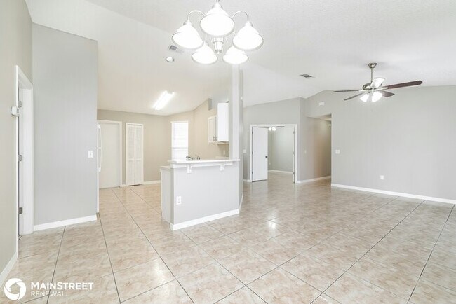 Foto del edificio - 15513 Greater Groves Blvd