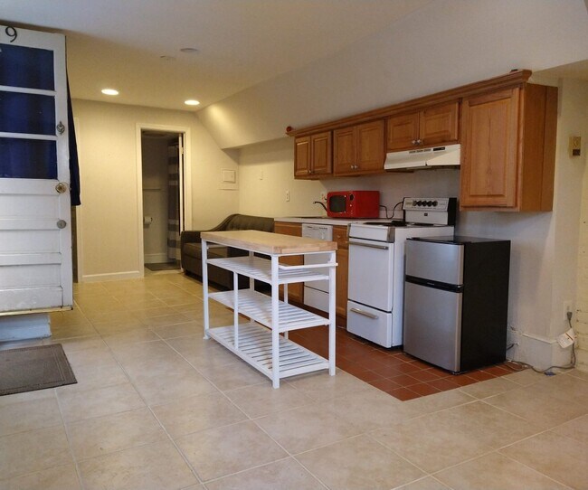 Foto del edificio - 329 C St NE