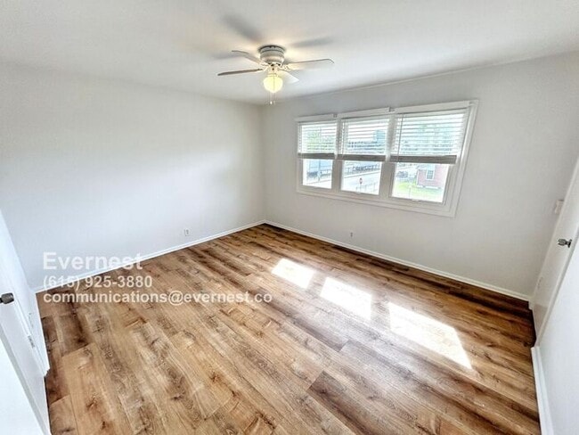 Building Photo - Charming 2-Bedroom Townhome with Fenced-in...
