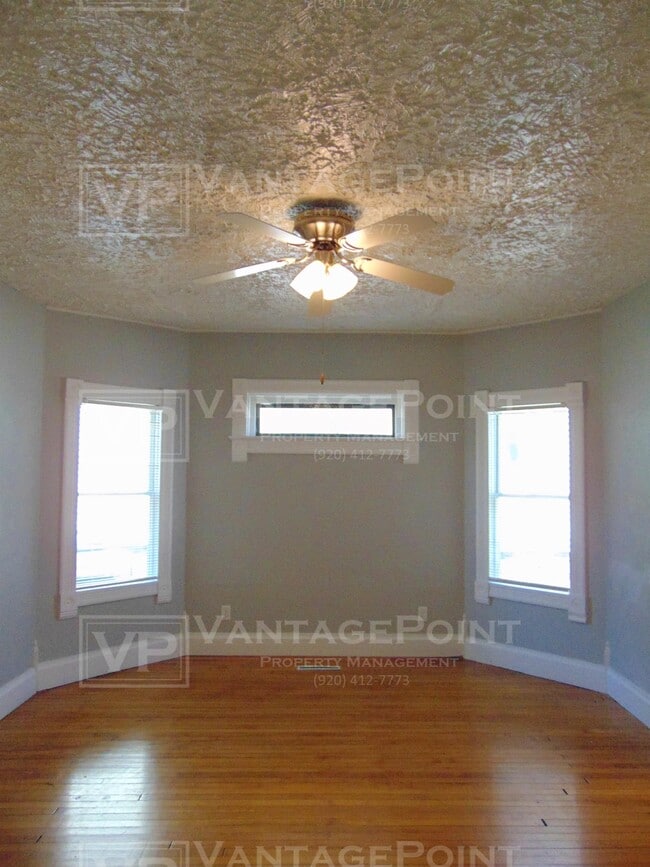Building Photo - 707 Doty St