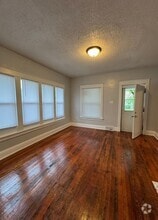 Building Photo - 1053 Huey St