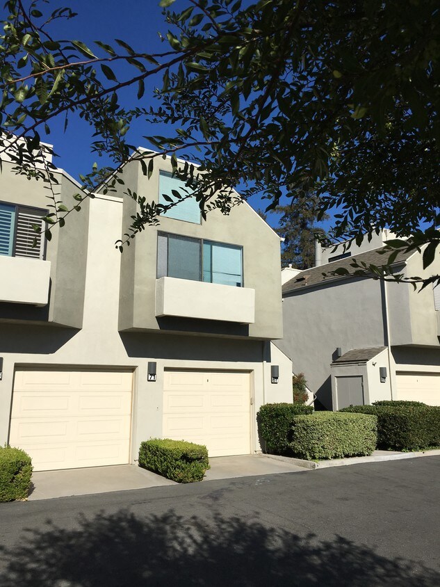 5744 E Creekside Ave Unit 67, Orange, CA 92869 Condo for Rent in