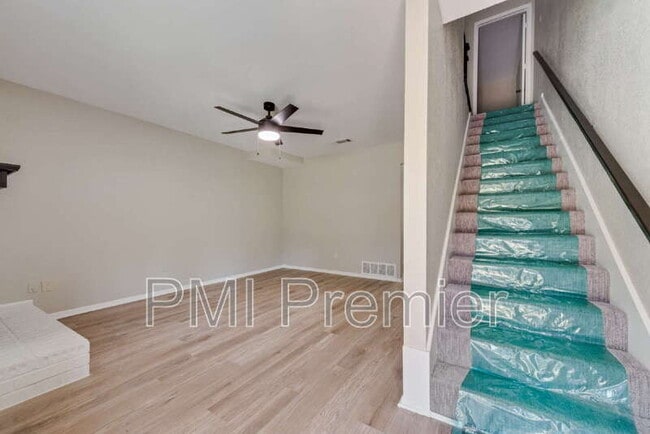 Foto del edificio - 105 Wildwood Ct