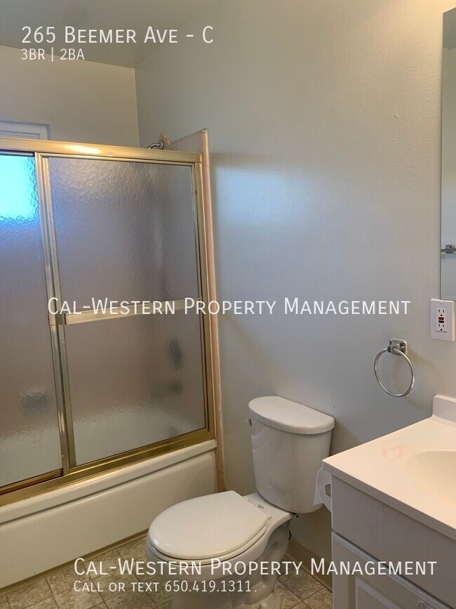Foto del edificio - Detached 3bed/2bath home with garage and b...