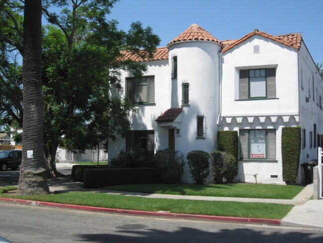 Foto del edificio - 2745 S Palm Grove Ave
