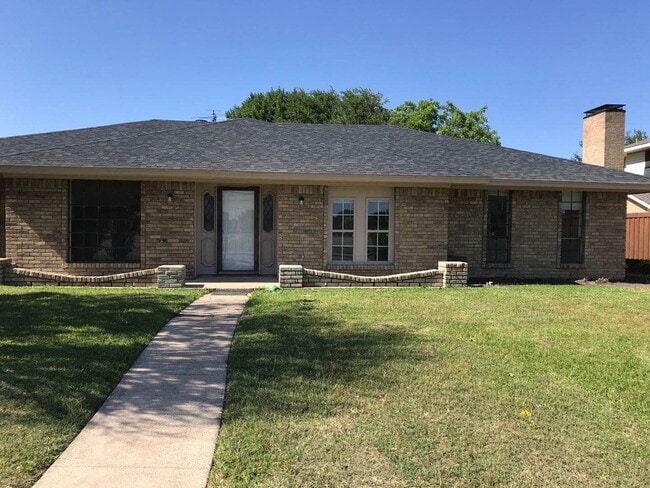 Building Photo - Great 3 Bedroom Home