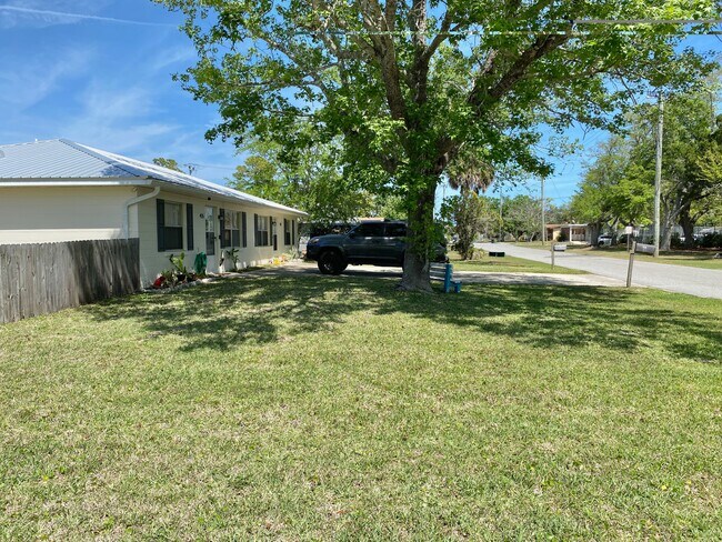 Foto del edificio - 415 Fox Pl