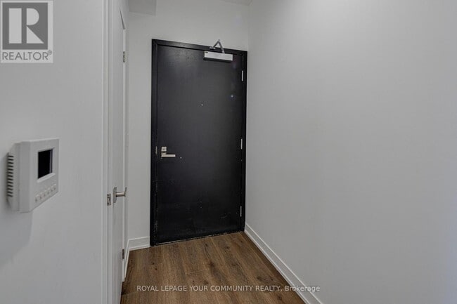 Building Photo - 31 Tippett Rd