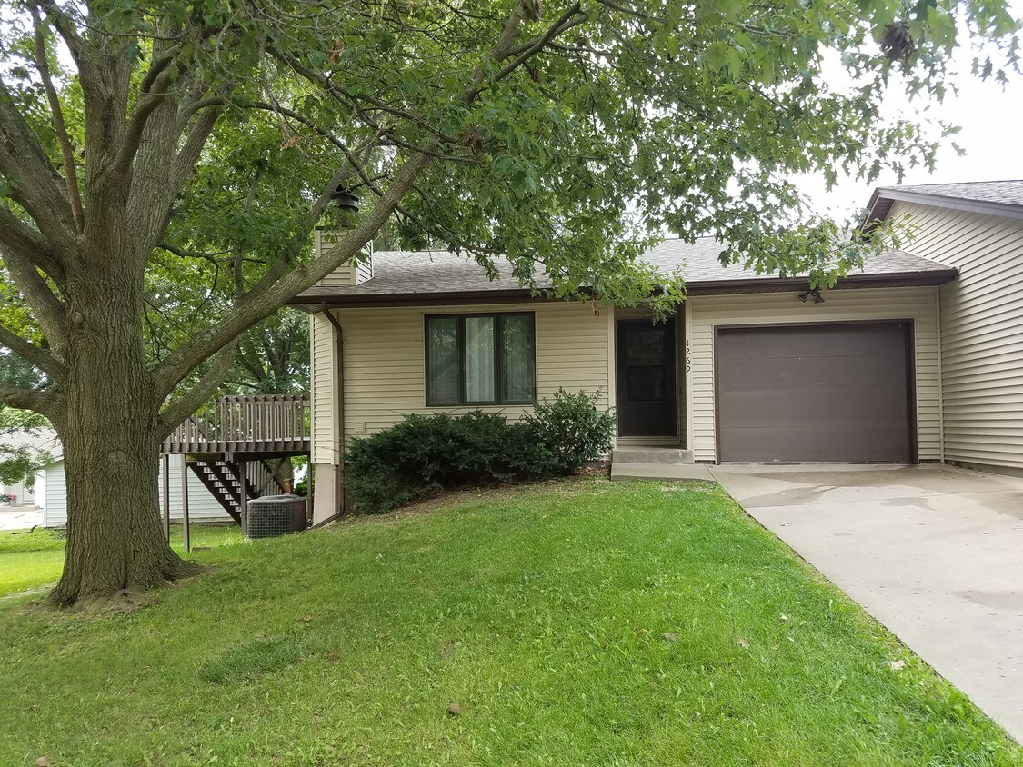 View from the street - 1269 Dolen Pl
