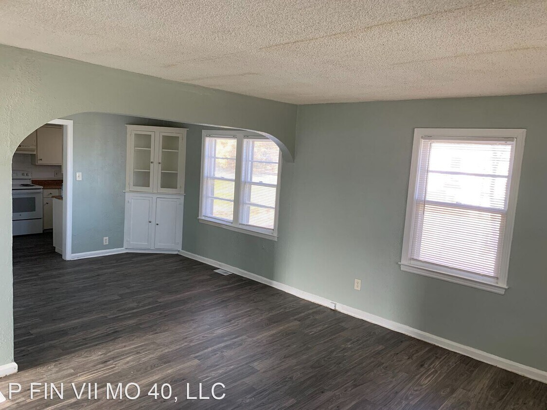 Primary Photo - 2 br, 1.5 bath House - 3328 Kensington Ave