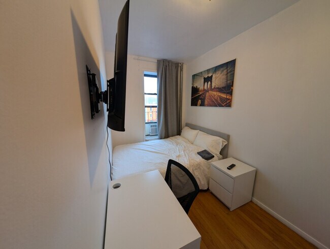 Foto del edificio - 329 E 94th St