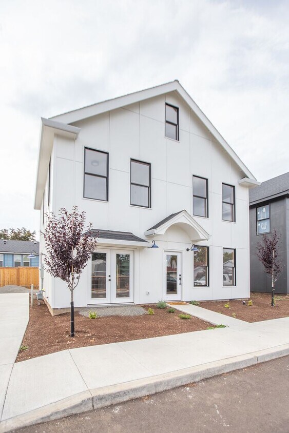 Foto principal - *** 3 Bedroom New Build In SE ! ONE MONTH ...