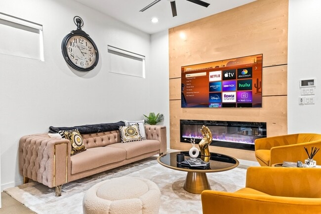 Foto del edificio - 1211 Bonnie View Rd