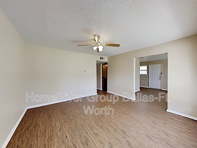 Foto del edificio - 4345 Chestnut Dr