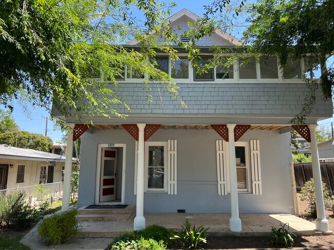 Building Photo - 1025 South Victoria Avenue, Unit C