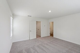 Building Photo - 3509 Cardinal Dr SW