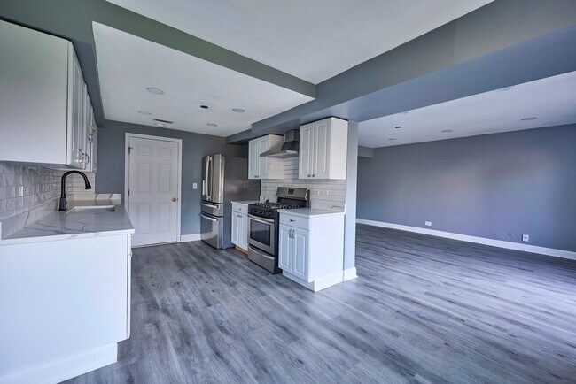 Foto del edificio - 3724 Merrimac Ln E