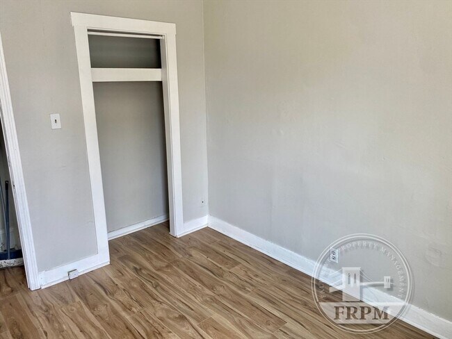 Foto del edificio - 270 4th St