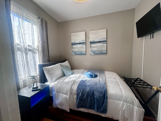 Photo - 7353 S Kenwood Ave Apartment