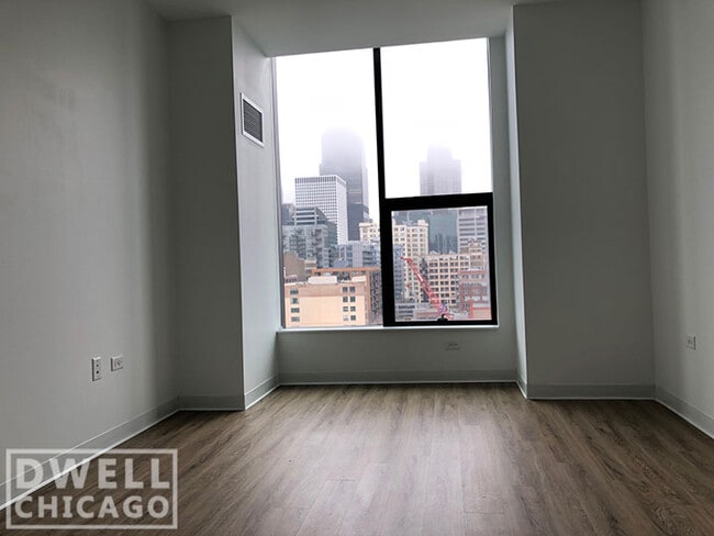 Foto del edificio - 816 W Van Buren St