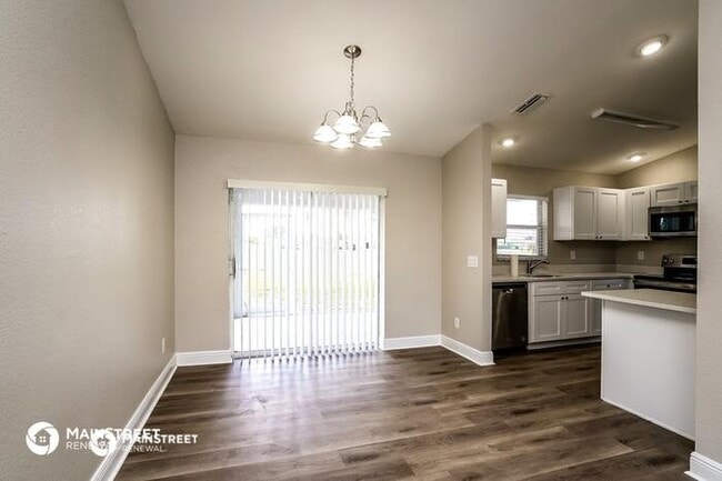 Building Photo - 2101 NE 7th Pl, Cape Coral, FL 33909