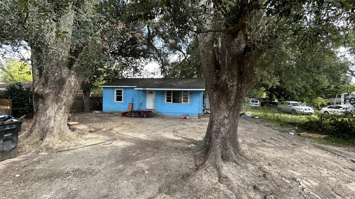 Primary Photo - 5131 Osborne Ave