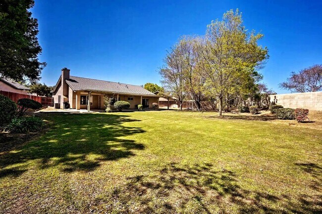 Foto del edificio - 5704 Charleville Ln